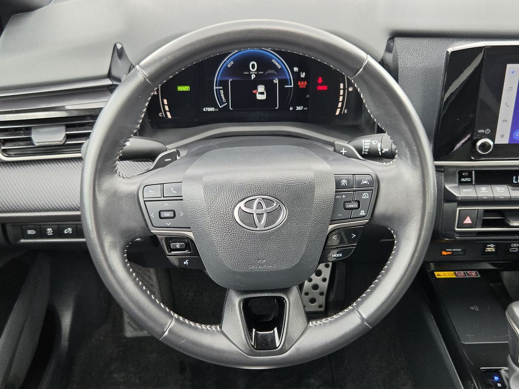 Used 2025 Ice Toyota SE image 15