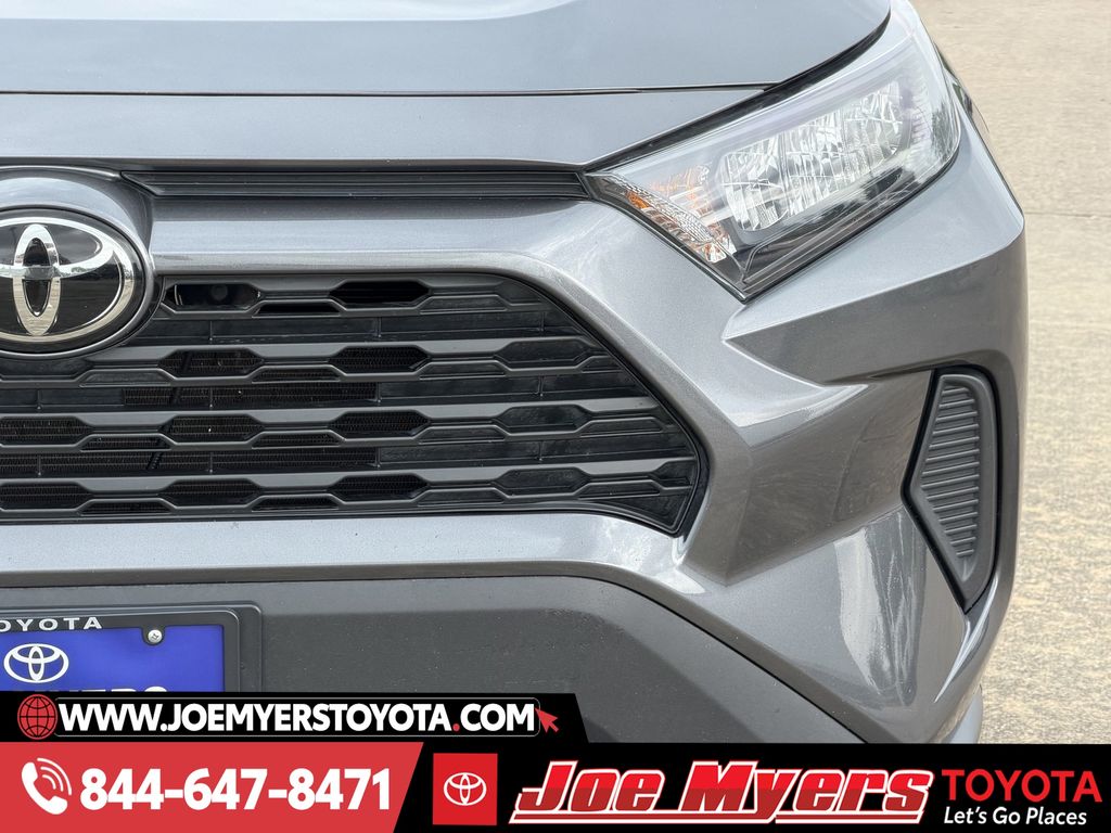 Used 2022 Magnetic Gray Metallic Toyota LE image 4