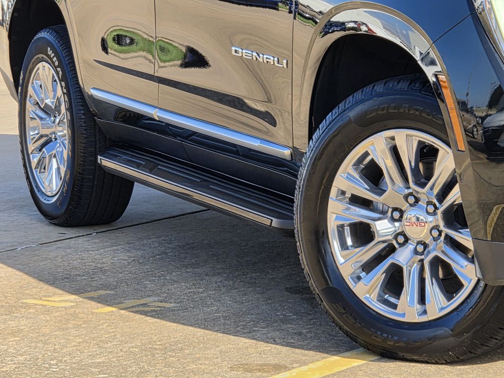 Used 2025 Onyx Black GMC Denali image 11