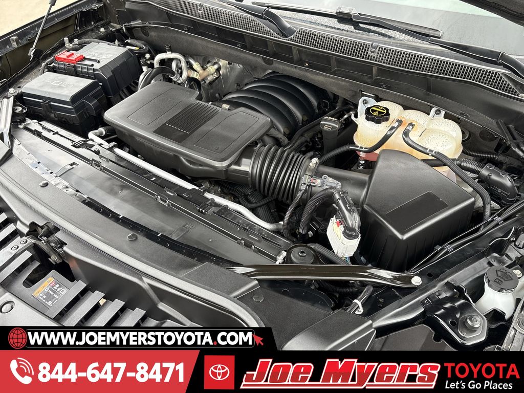 Used 2025 Black Chevrolet LT image 32