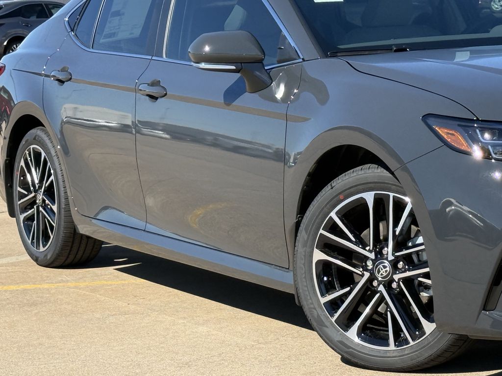 2026 Toyota Camry XLE - Photo 8