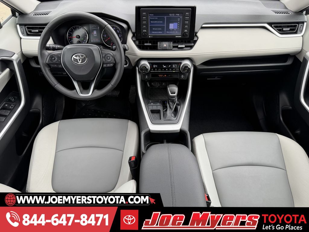 Used 2022 Silver Sky Metallic Toyota XLE Premium image 13