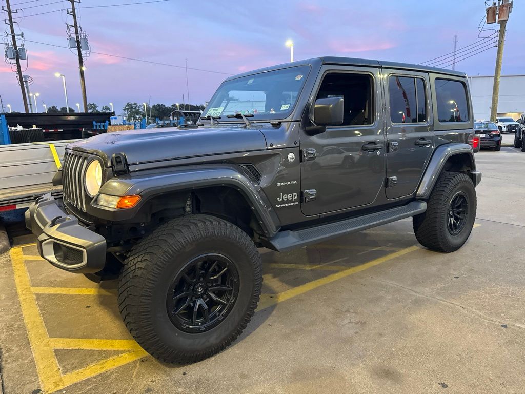 Used 2023 Granite Crystal Metallic Clearcoat Jeep Sahara image 2