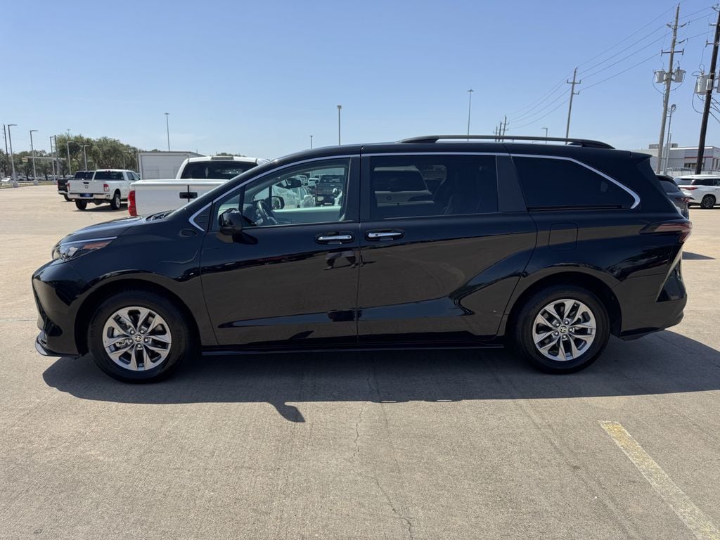 Used 2025 Midnight Black Metallic Toyota XLE image 4