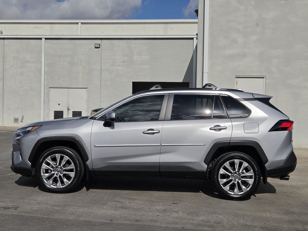 Used 2024 Silver Sky Metallic Toyota XLE Premium image 6