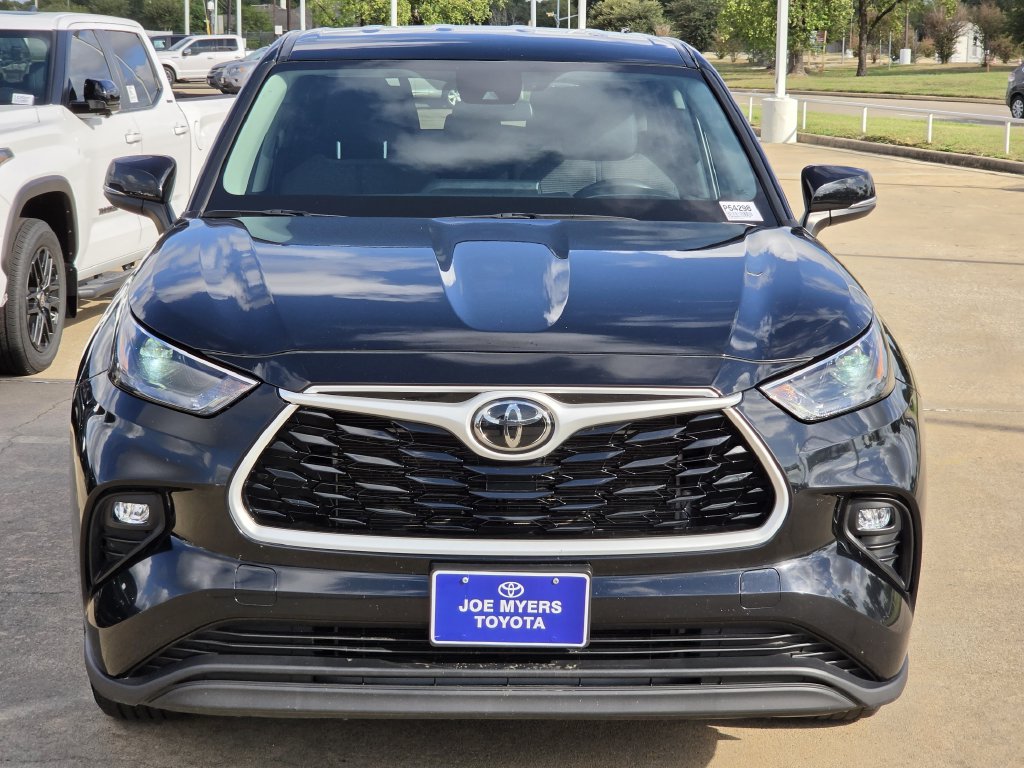 Used 2025 Midnight Black Metallic Toyota LE image 3