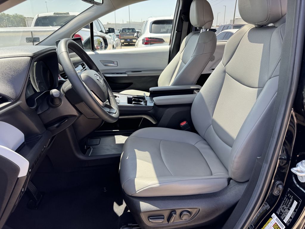 Used 2025 Midnight Black Metallic Toyota XLE image 23