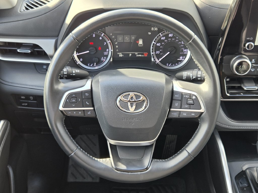 Used 2025 Midnight Black Metallic Toyota LE image 15