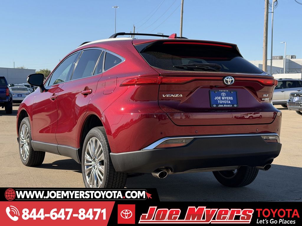 Used 2022 Ruby Flare Pearl Toyota XLE image 7