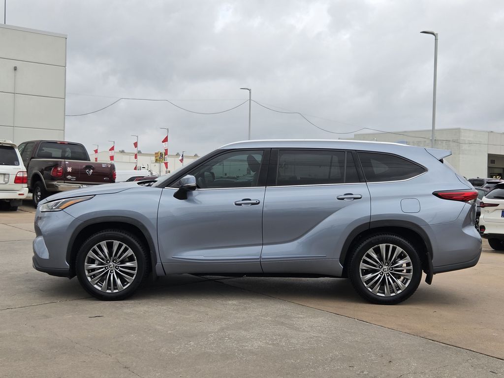 Used 2023 Moon Dust Toyota Platinum image 6
