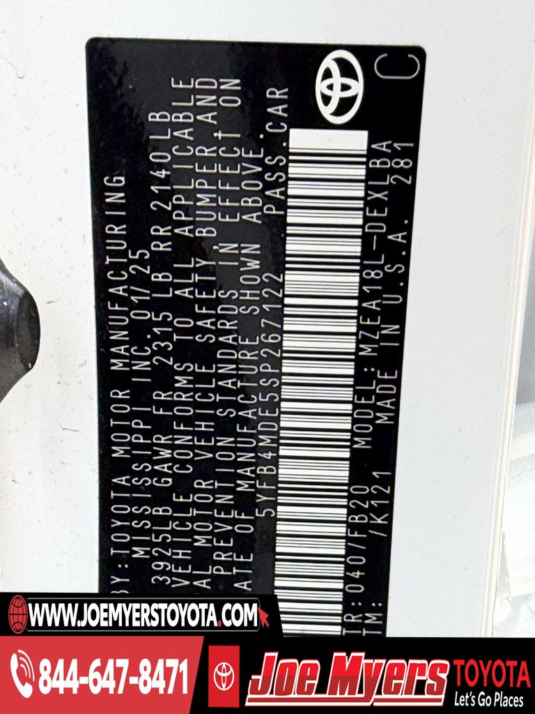 Used 2025 Ice Cap Toyota LE image 30