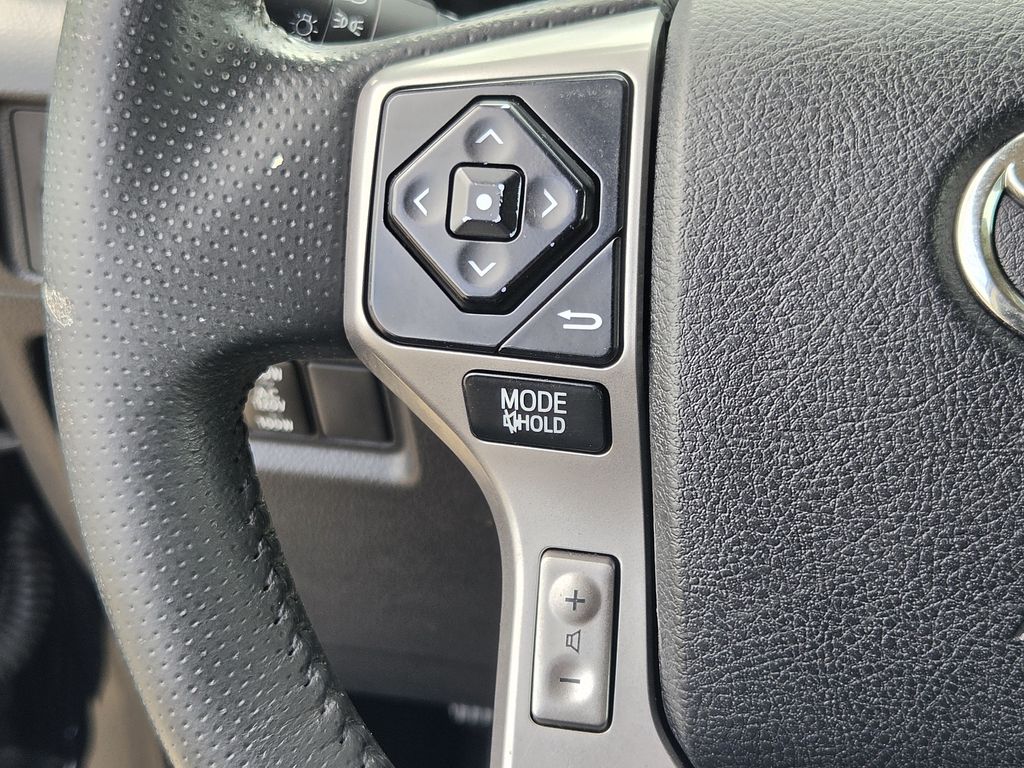 Used 2016 Midnight Black Metallic Toyota SR5 Premium image 22
