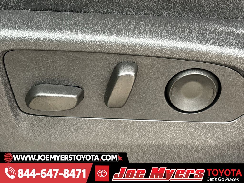 Used 2025 Black Chevrolet LT image 27