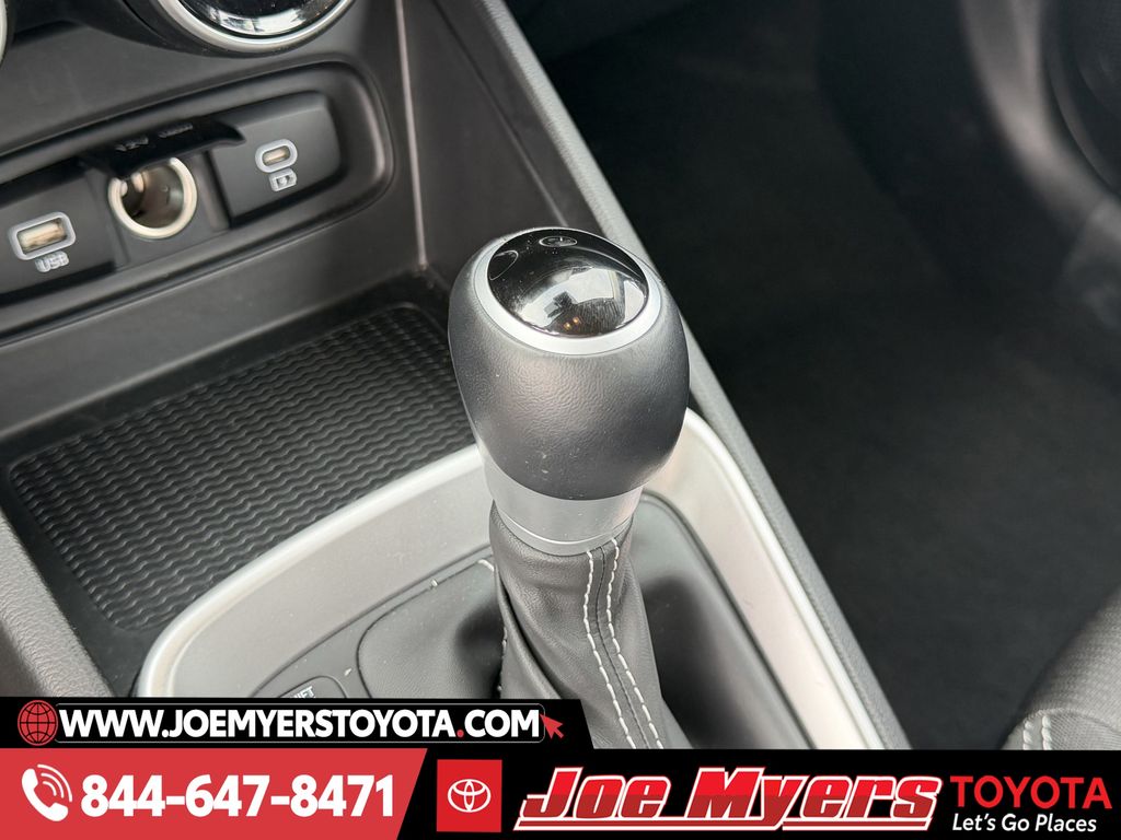 Used 2025 Ultimate Red Hyundai SEL image 21