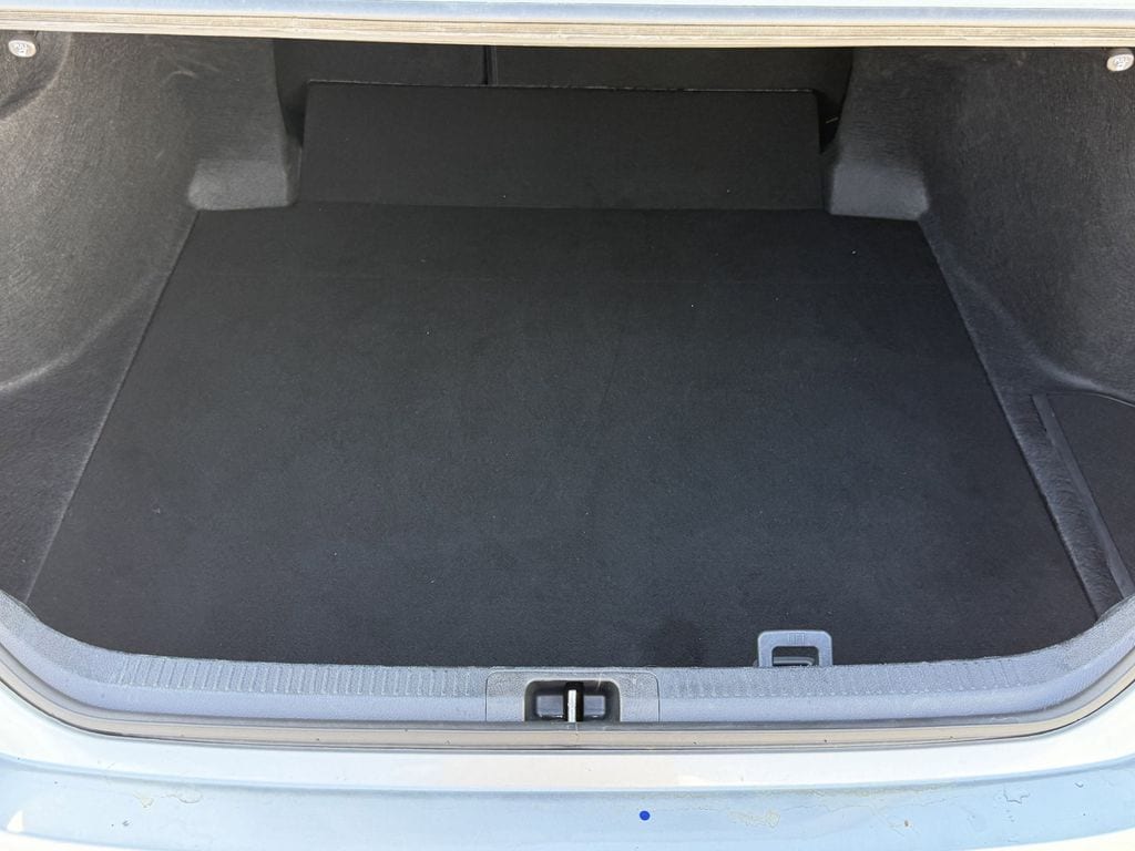 2025 Toyota Camry LE - Photo 29