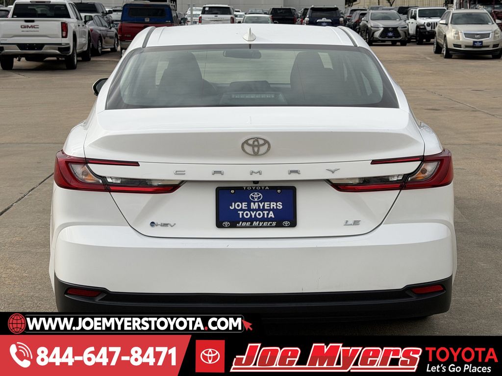 Used 2025 Ice Cap Toyota LE image 8