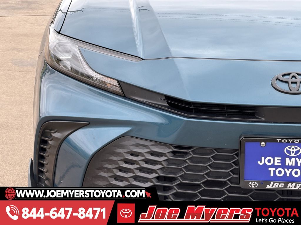 Used 2025 Ocean Gem Toyota SE image 5