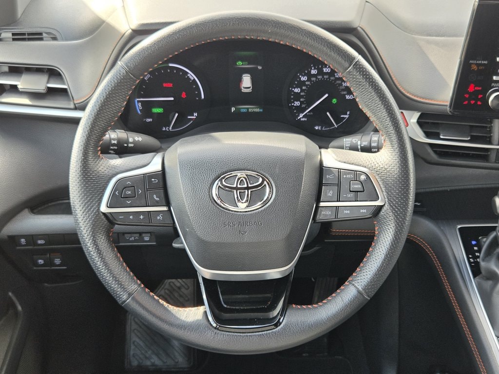 Used 2023 Ice Toyota XSE image 15