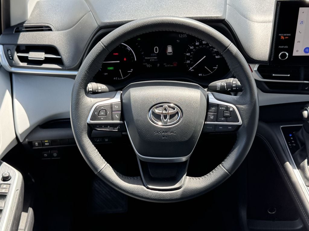 Used 2025 Midnight Black Metallic Toyota XLE image 11