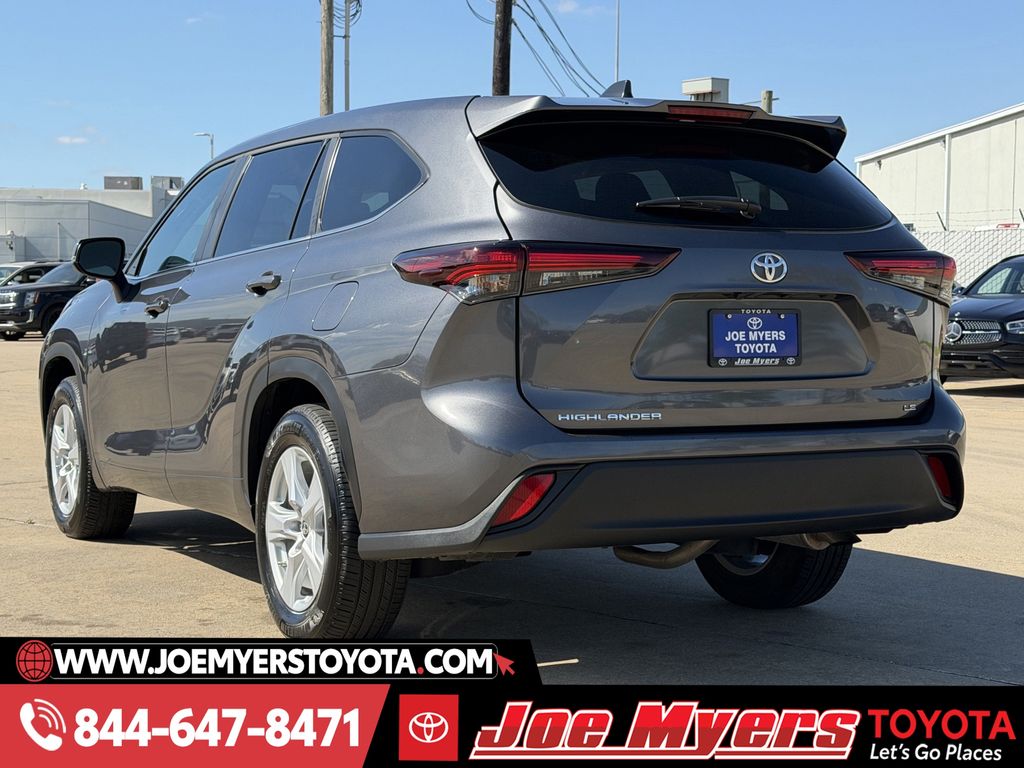 Used 2025 Magnetic Gray Metallic Toyota LE image 7