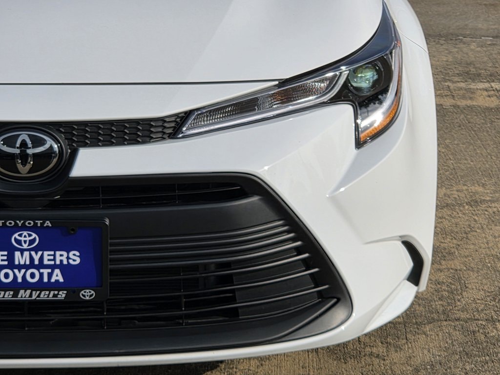 Used 2026 Ice Toyota LE image 4
