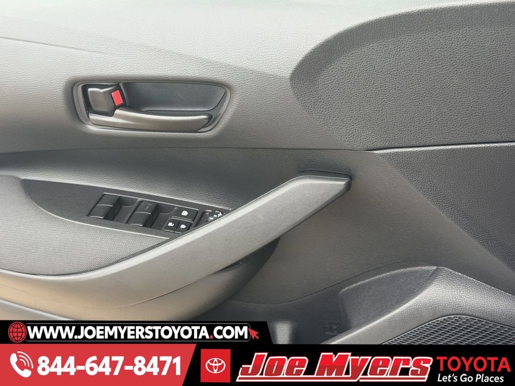 Used 2025 Ice Cap Toyota LE image 25