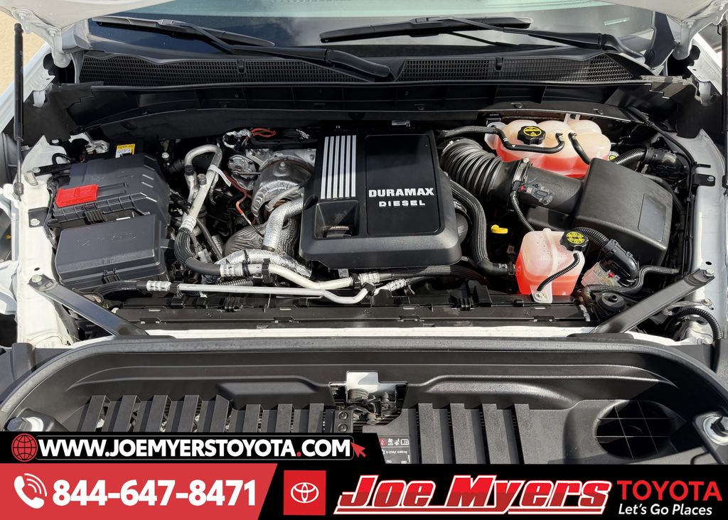 Used 2024 Summit White GMC SLT image 32