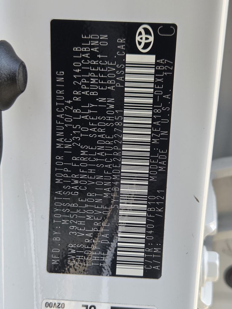 Used 2024 Ice Toyota LE image 30