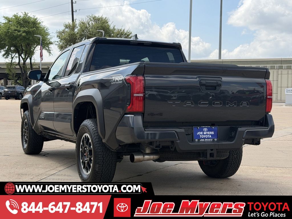 Used 2025 Underground Toyota SR5 image 7