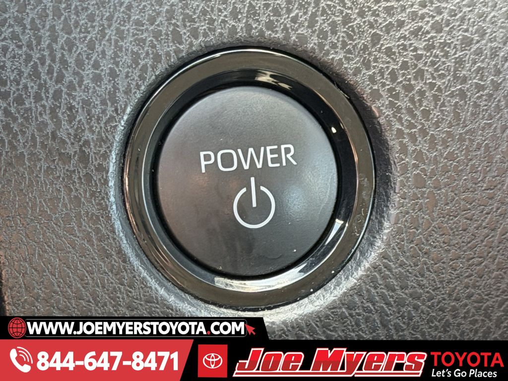 Used 2025 Ice Cap Toyota LE image 22