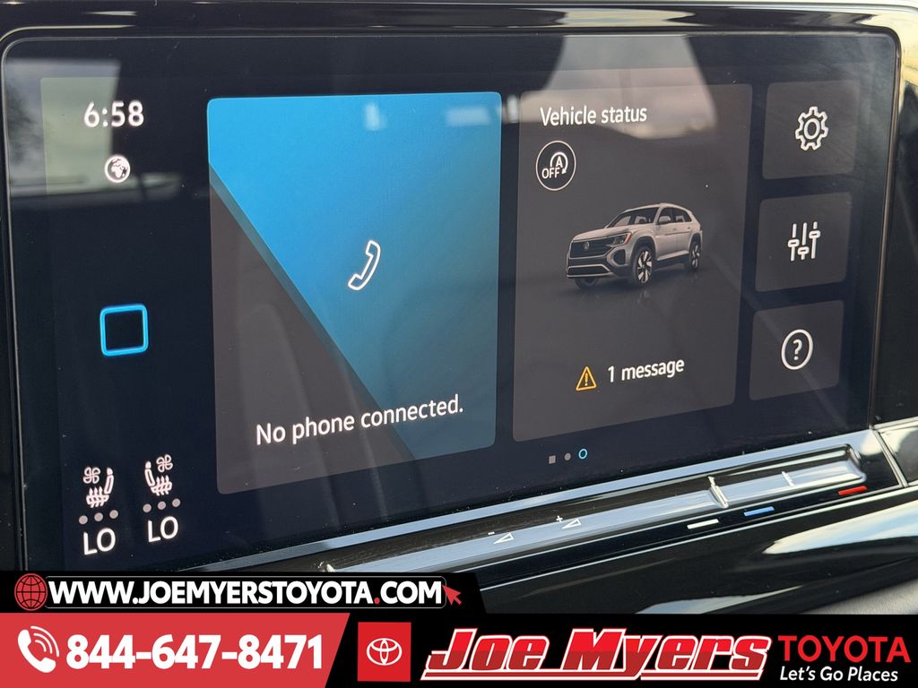 Used 2025 Deep Black Pearl Volkswagen 2.0T SE w/Technology image 18