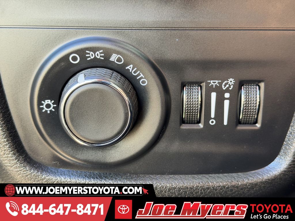 Used 2025 Bright White Clearcoat Jeep Altitude image 25