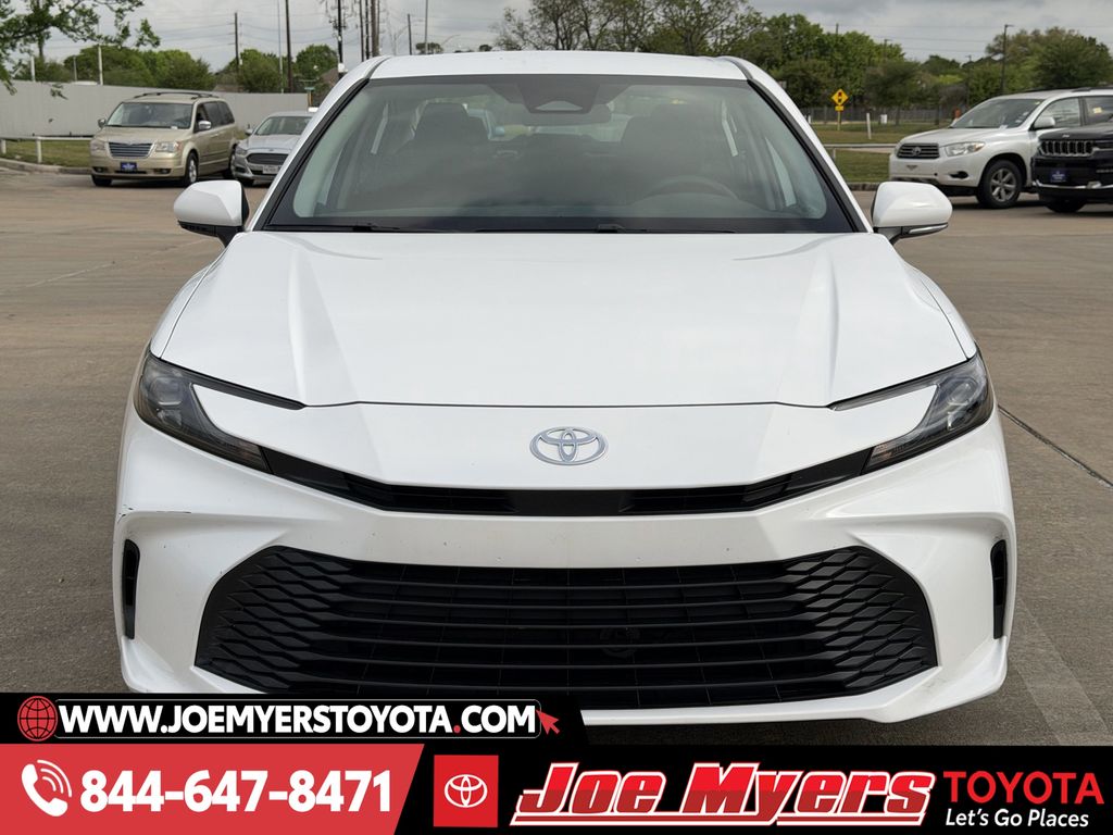 Used 2025 Ice Cap Toyota LE image 3