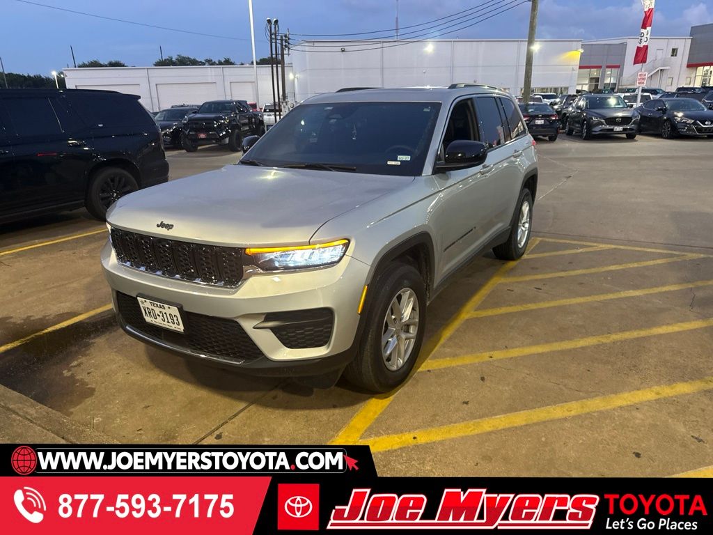 2025 Jeep Grand Cherokee Laredo X's photo
