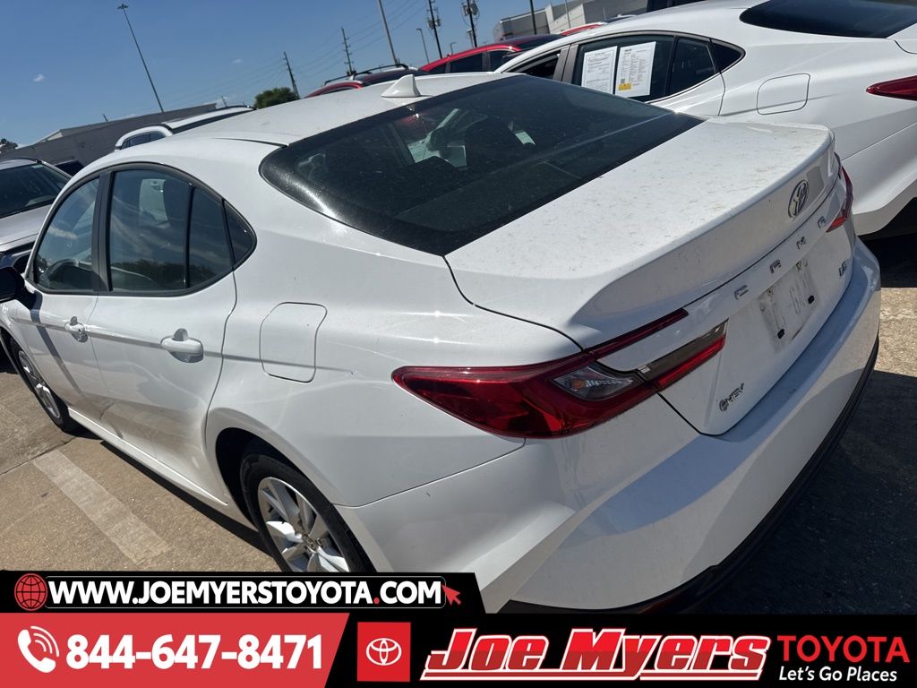 Used 2025 Ice Cap Toyota LE image 4