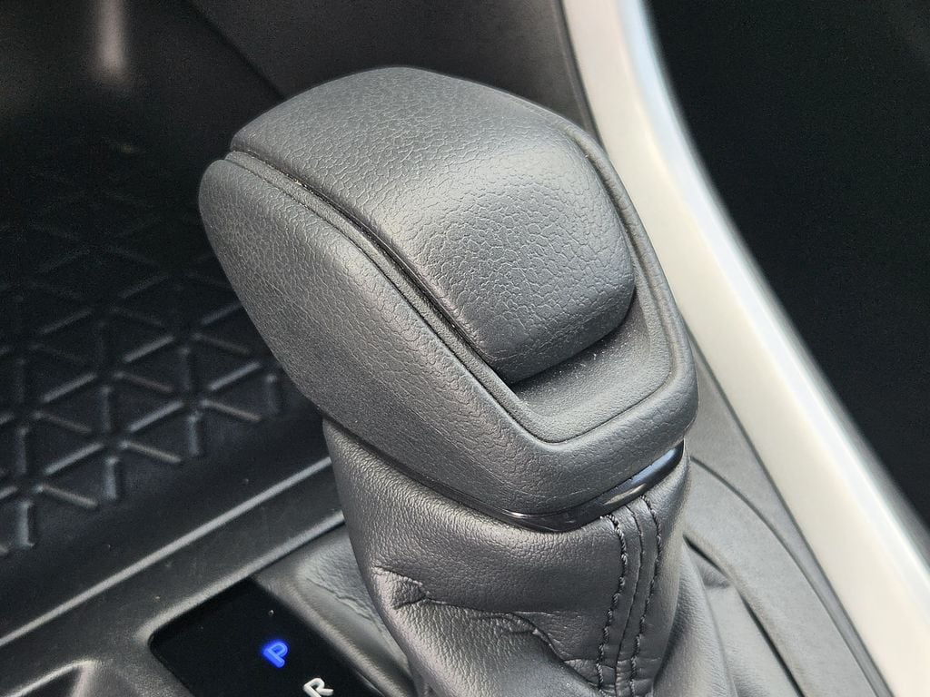 Used 2025 Silver Sky Metallic Toyota XLE image 21