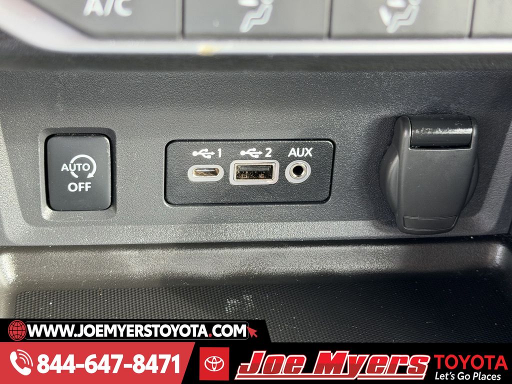 Used 2025 Rosewood Metallic Nissan SV image 20