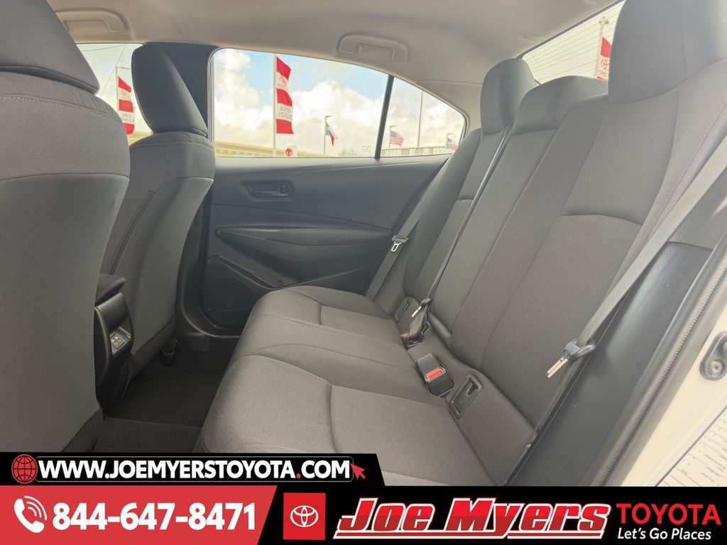 Used 2025 Ice Cap Toyota LE image 27