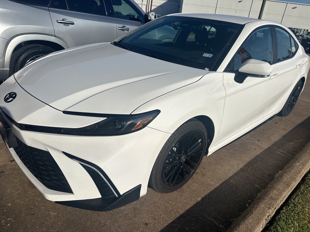 Used 2025 Toyota Camry SE Sedan