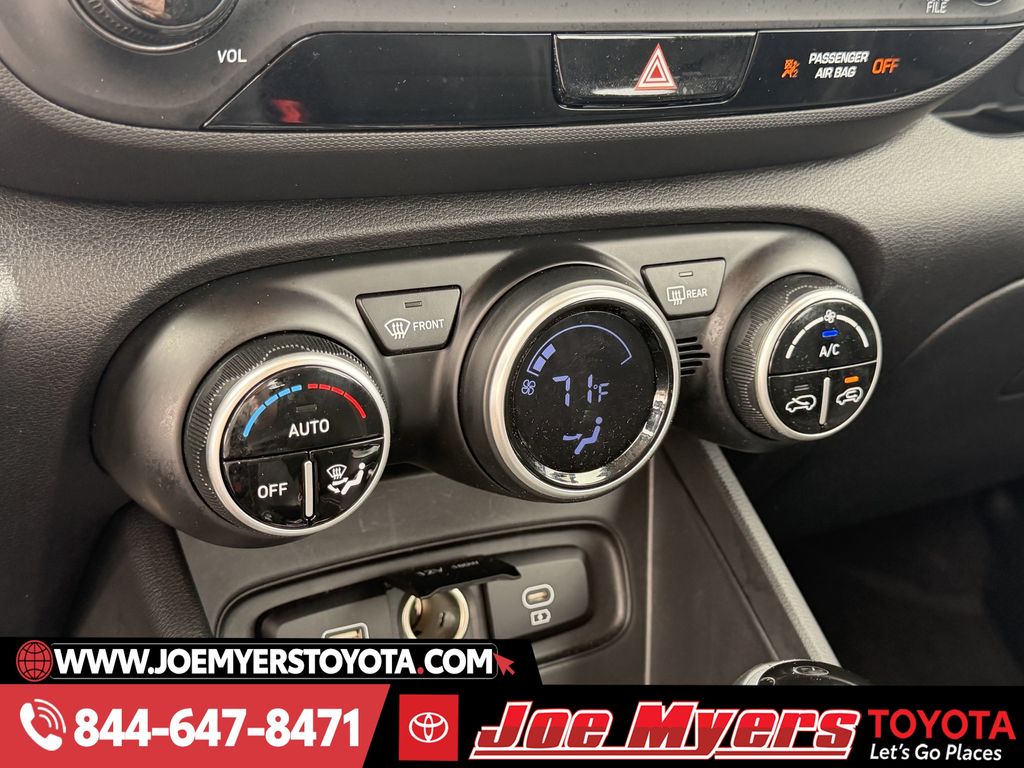 Used 2025 Ultimate Red Hyundai SEL image 20