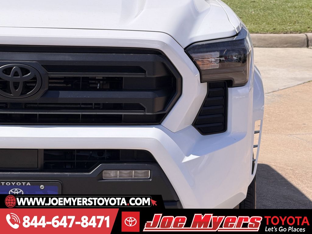 New 2026 Ice Cap Toyota SR5 image 4