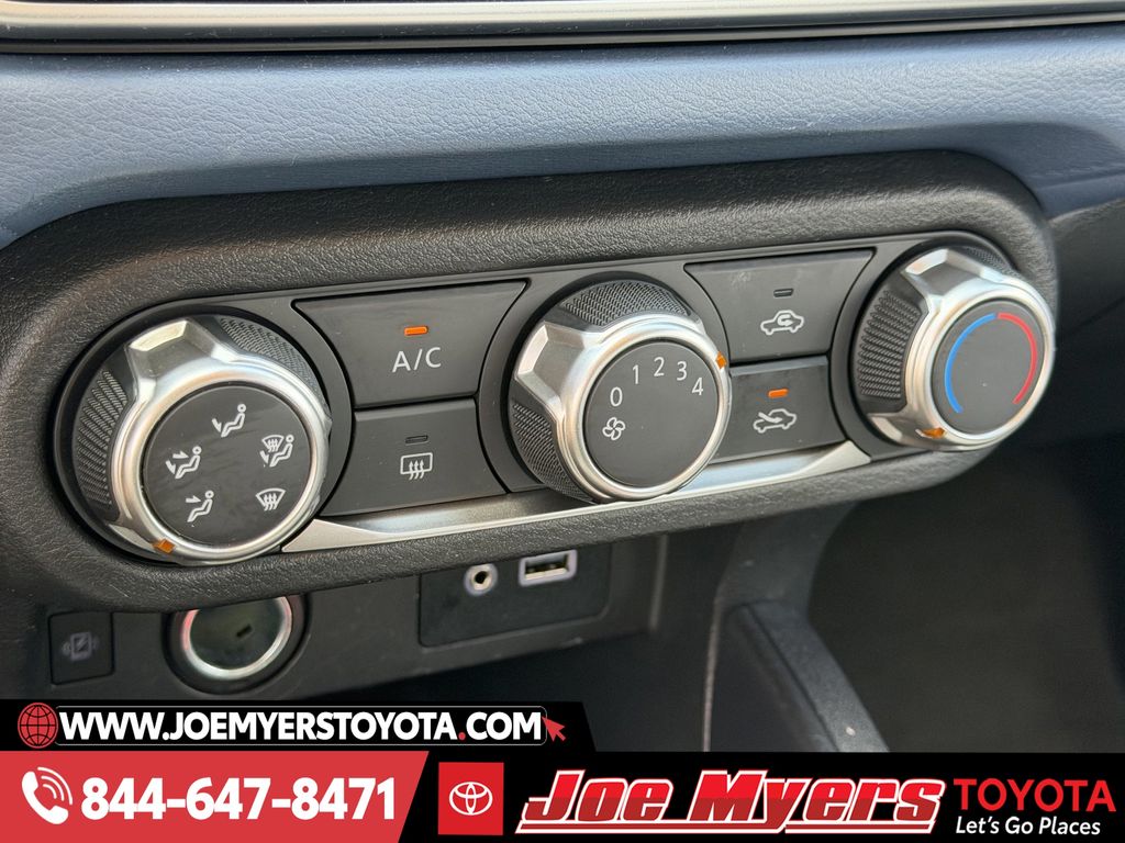 Used 2025 Brilliant Silver Metallic Nissan 1.6 SV image 19