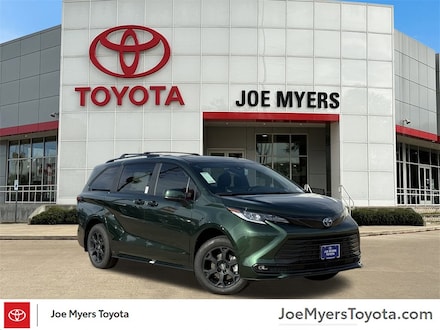 2025 Toyota Sienna Woodland Edition Van Passenger Van