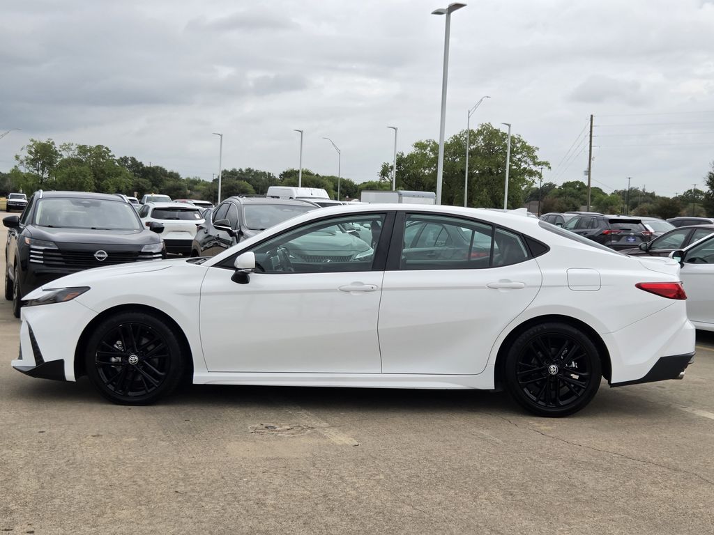 Used 2025 Ice Toyota SE image 6
