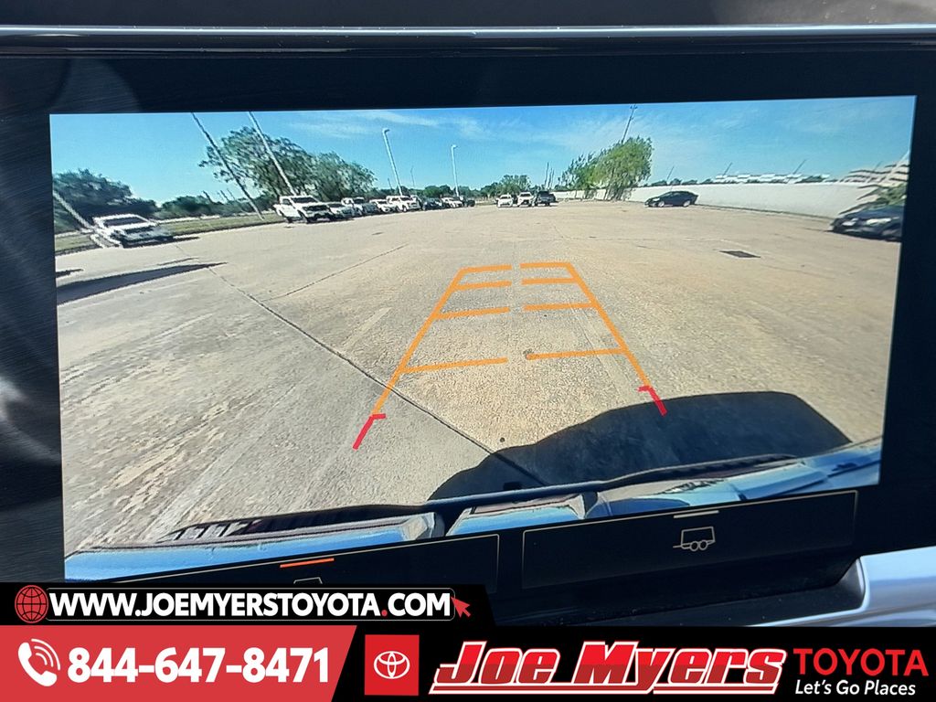 Used 2025 Summit White GMC SLT image 19