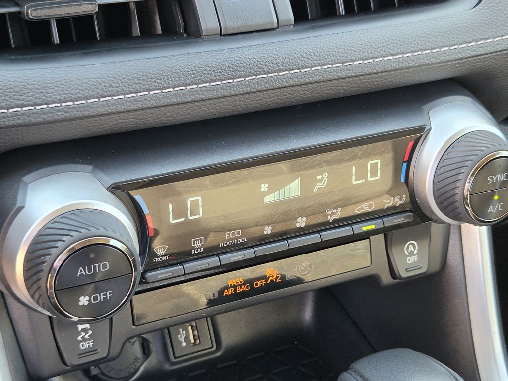 Used 2025 Silver Sky Metallic Toyota XLE image 20