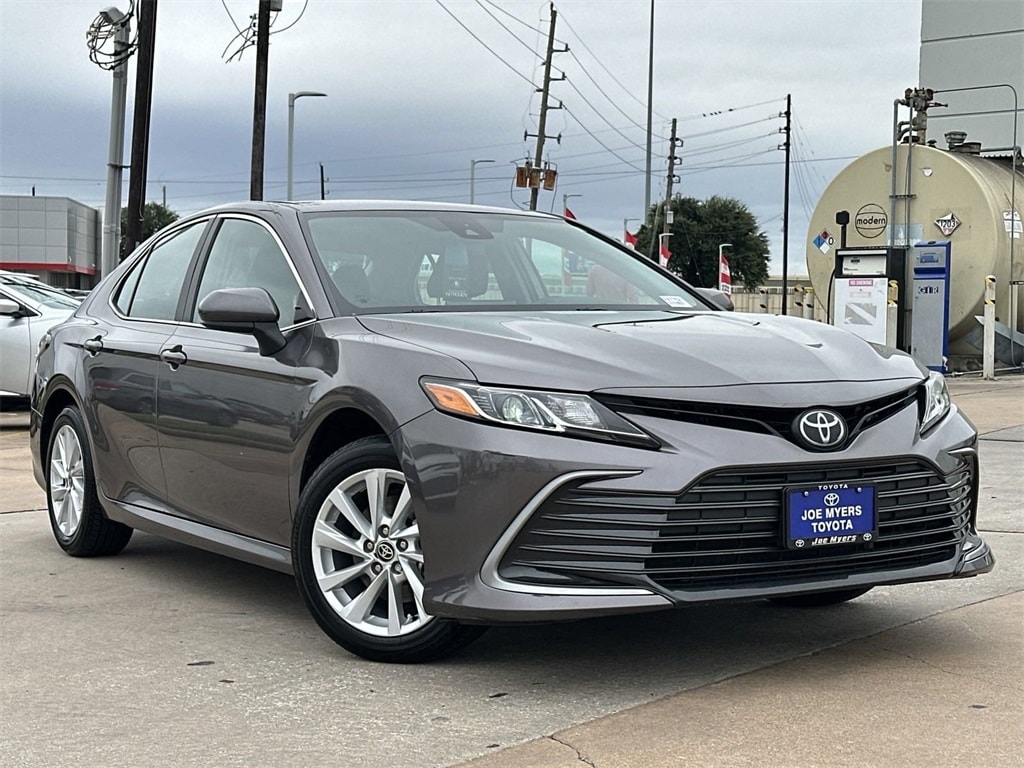 Used 2024 Toyota Camry LE with VIN 4T1C11AK2RU198193 for sale in Houston, TX