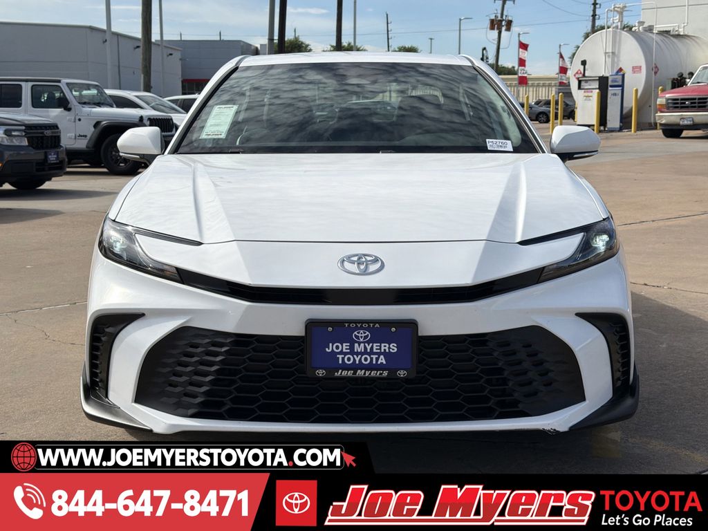 Used 2025 Ice Toyota SE image 3