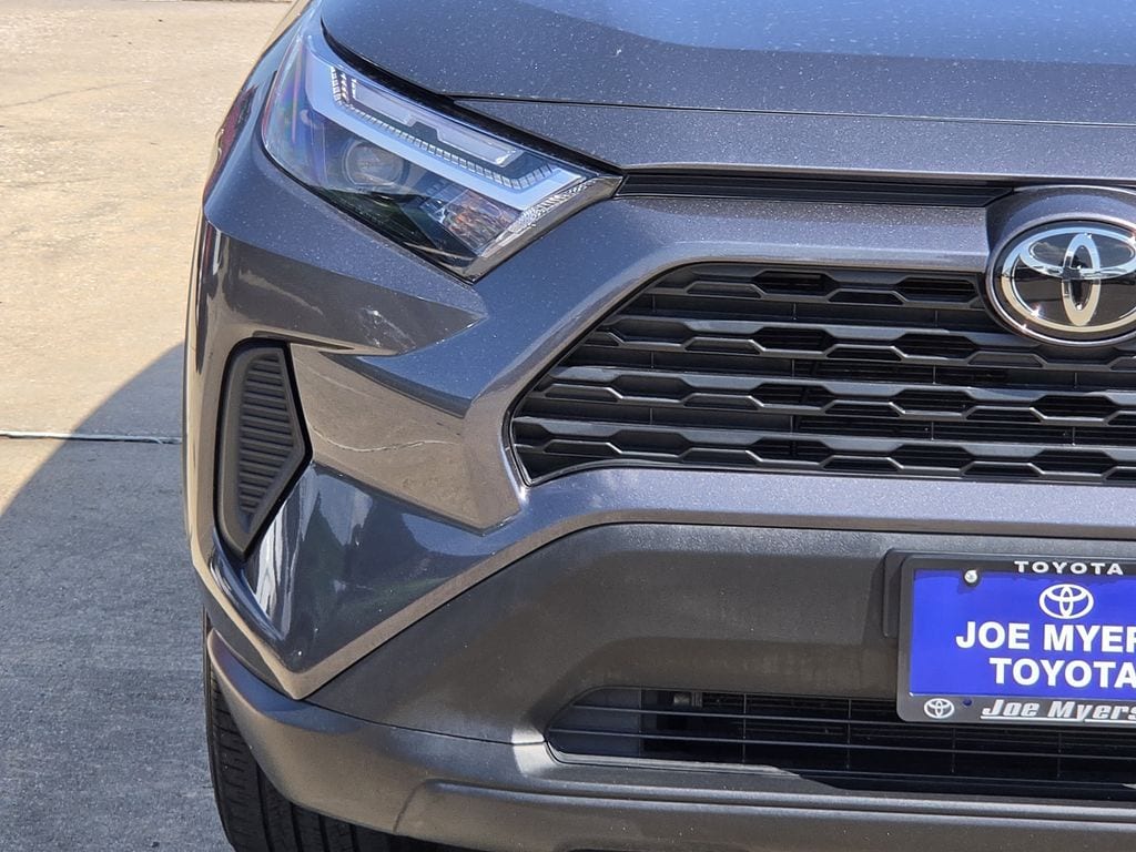 Used 2025 Magnetic Gray Metallic Toyota LE image 5