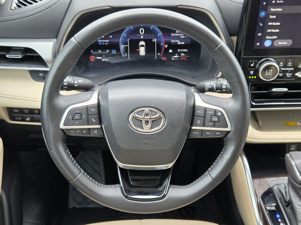 Used 2023 Moon Dust Toyota Platinum image 15